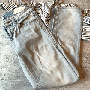 Loft straight leg modern fit light wash jeans 24